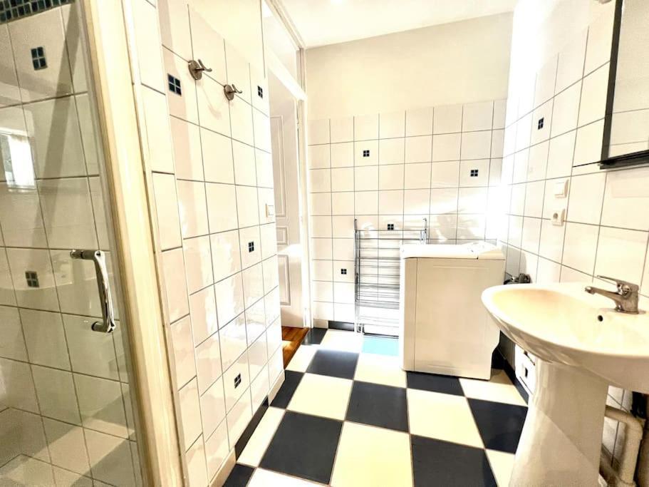 בנרס-דה-ביגור Joli Appartement En Centre Ville מראה חיצוני תמונה